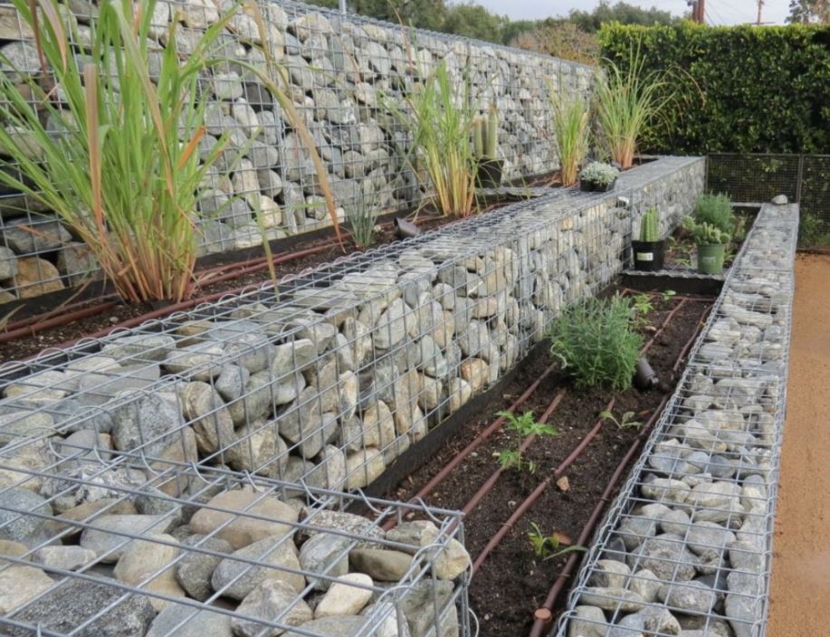 Gabion installation against erosion